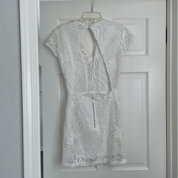 Lace Backless Dress with tie up front - Picture 2 of 2